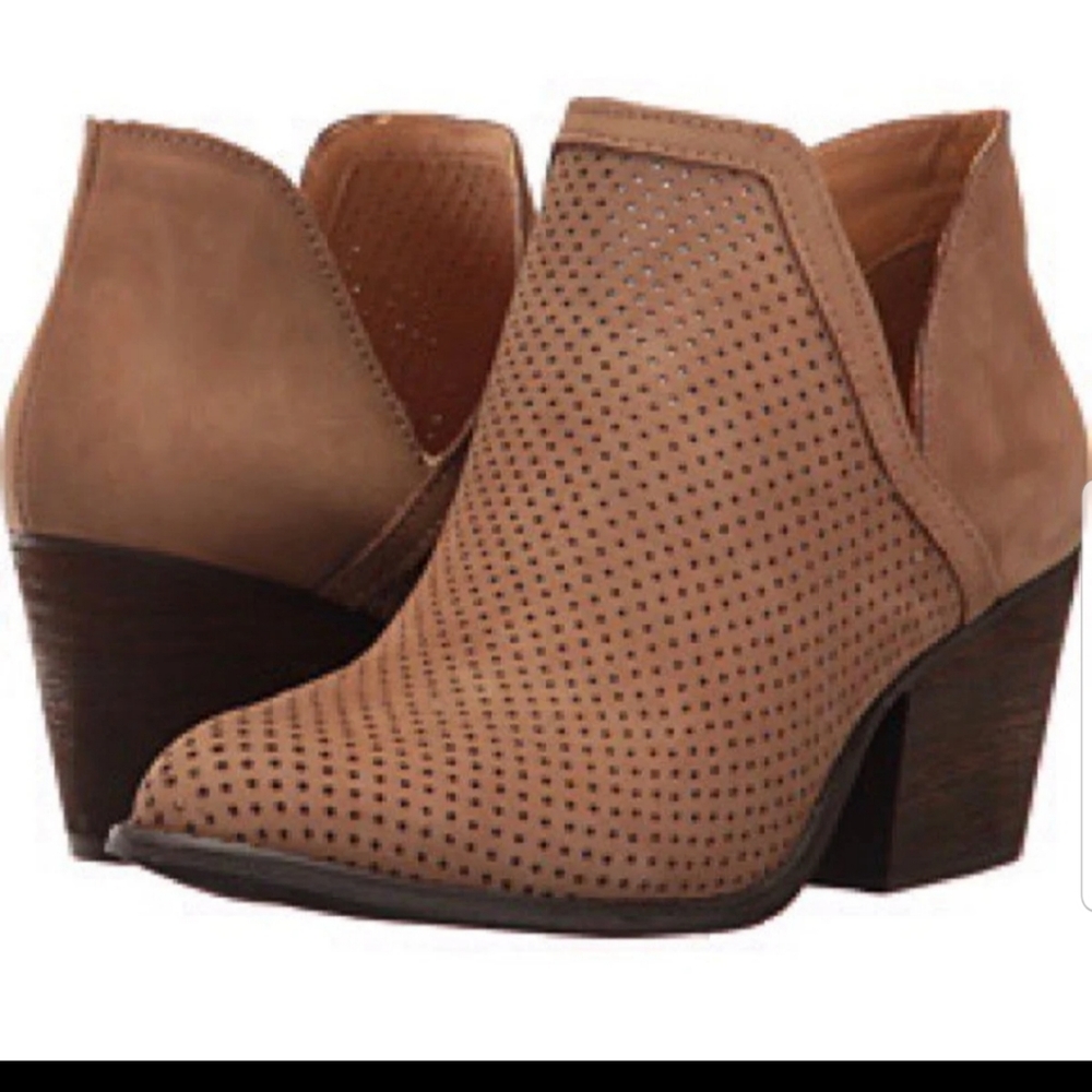 Steve Madden Amerisa Perf. Booties